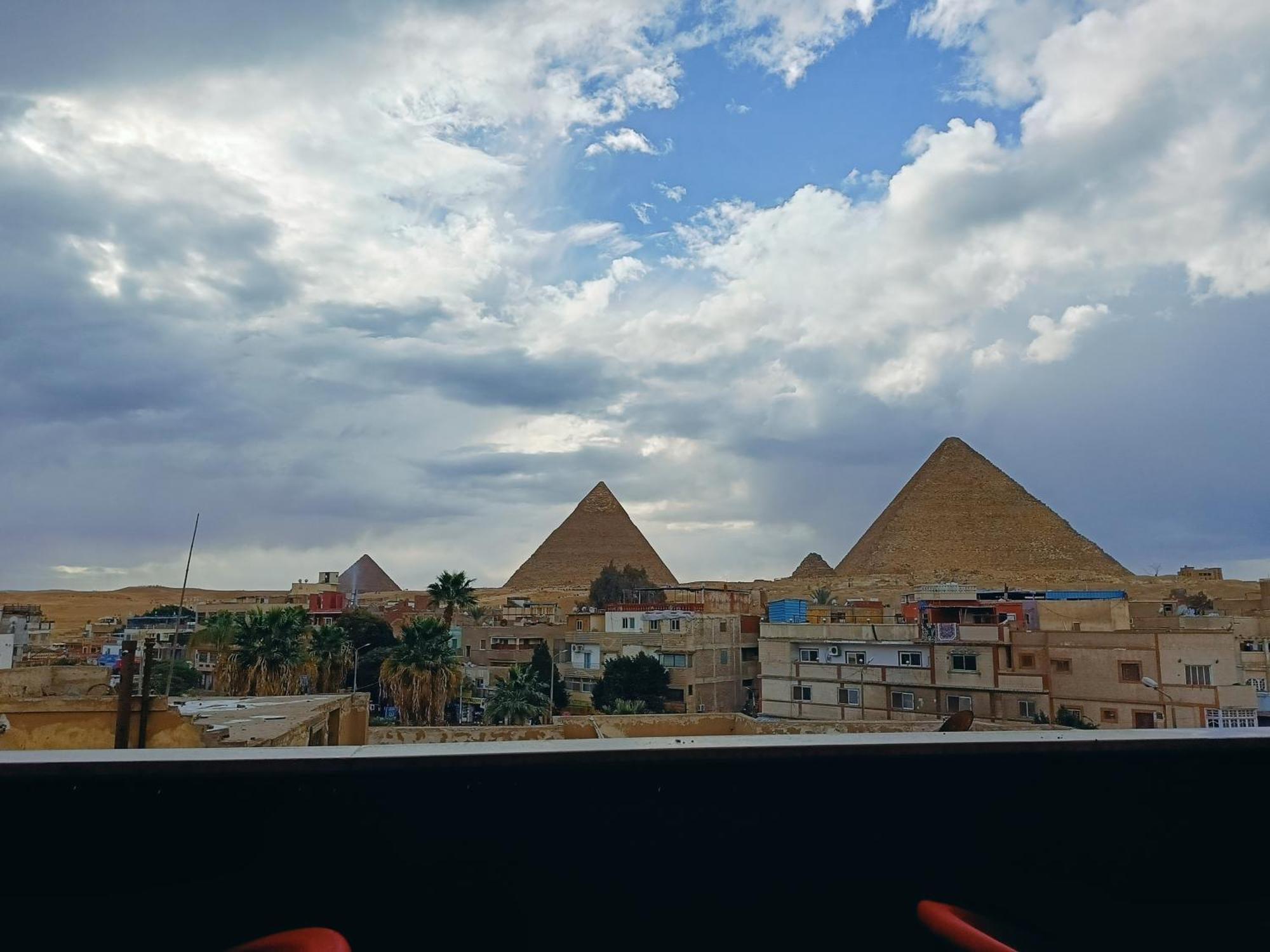 Magic Golden Pyramids View Otel Kafret el-Gabal Dış mekan fotoğraf