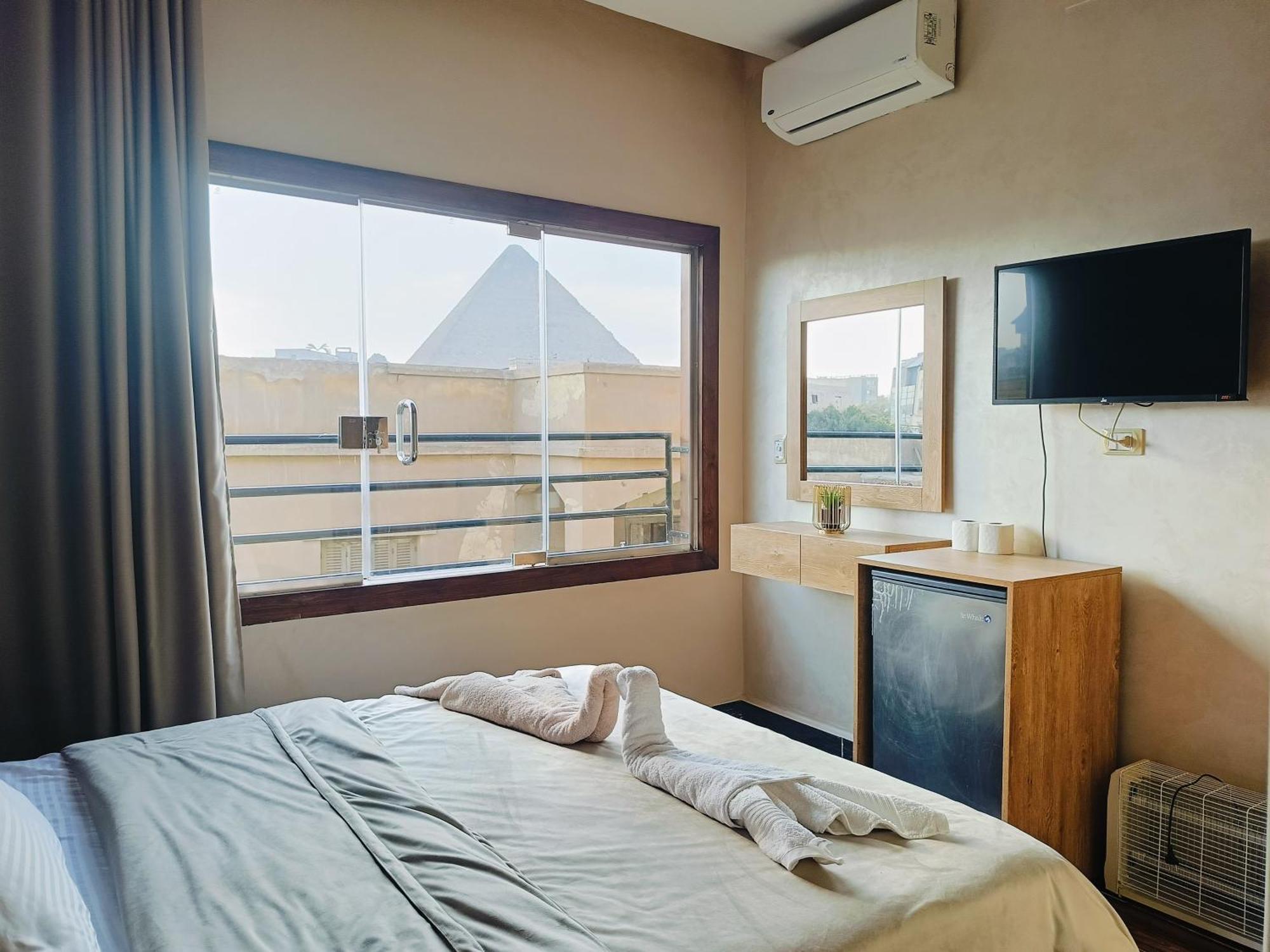 Magic Golden Pyramids View Otel Kafret el-Gabal Dış mekan fotoğraf